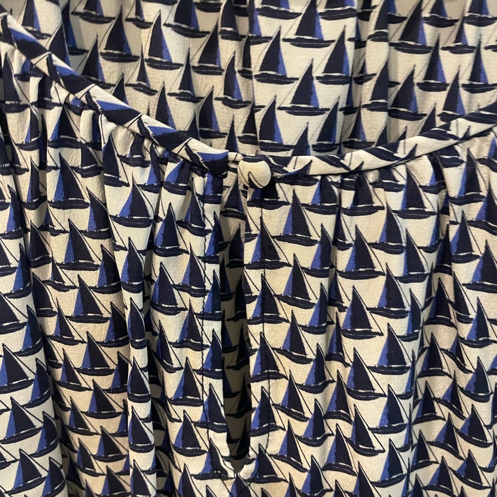 Like new Joie silk sailboat blouse. size XS - Picture 3 of 9